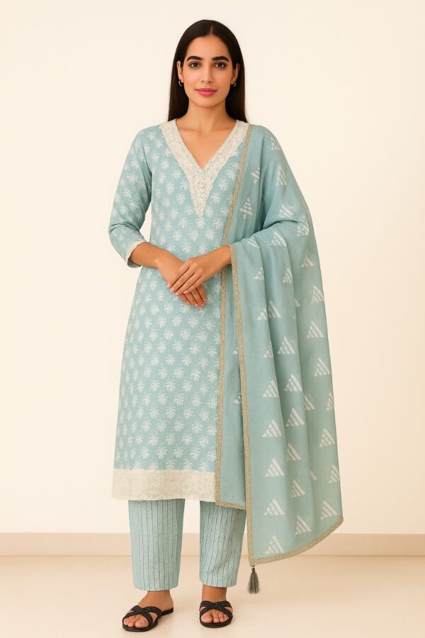 Printed cotton suit with Lace