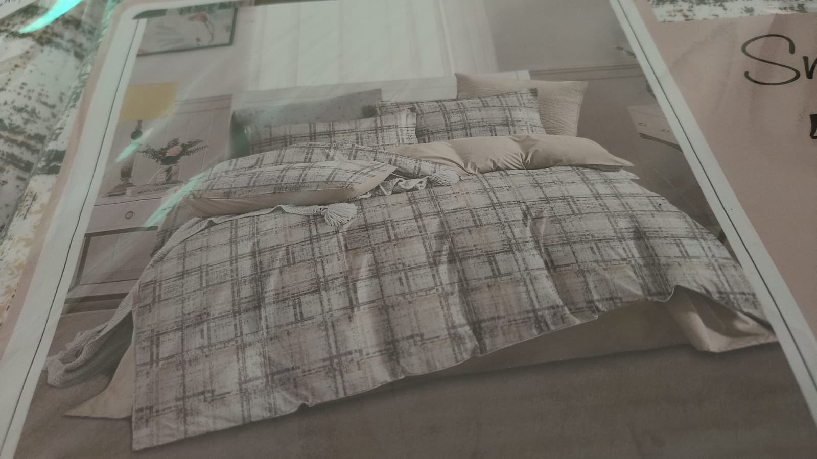 La Reva Comforter 4-Piece Set - Image 2