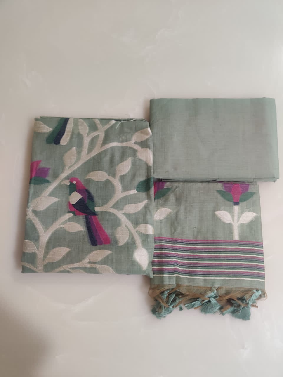 Elegant Jamdani Handloom Suit - Image 2