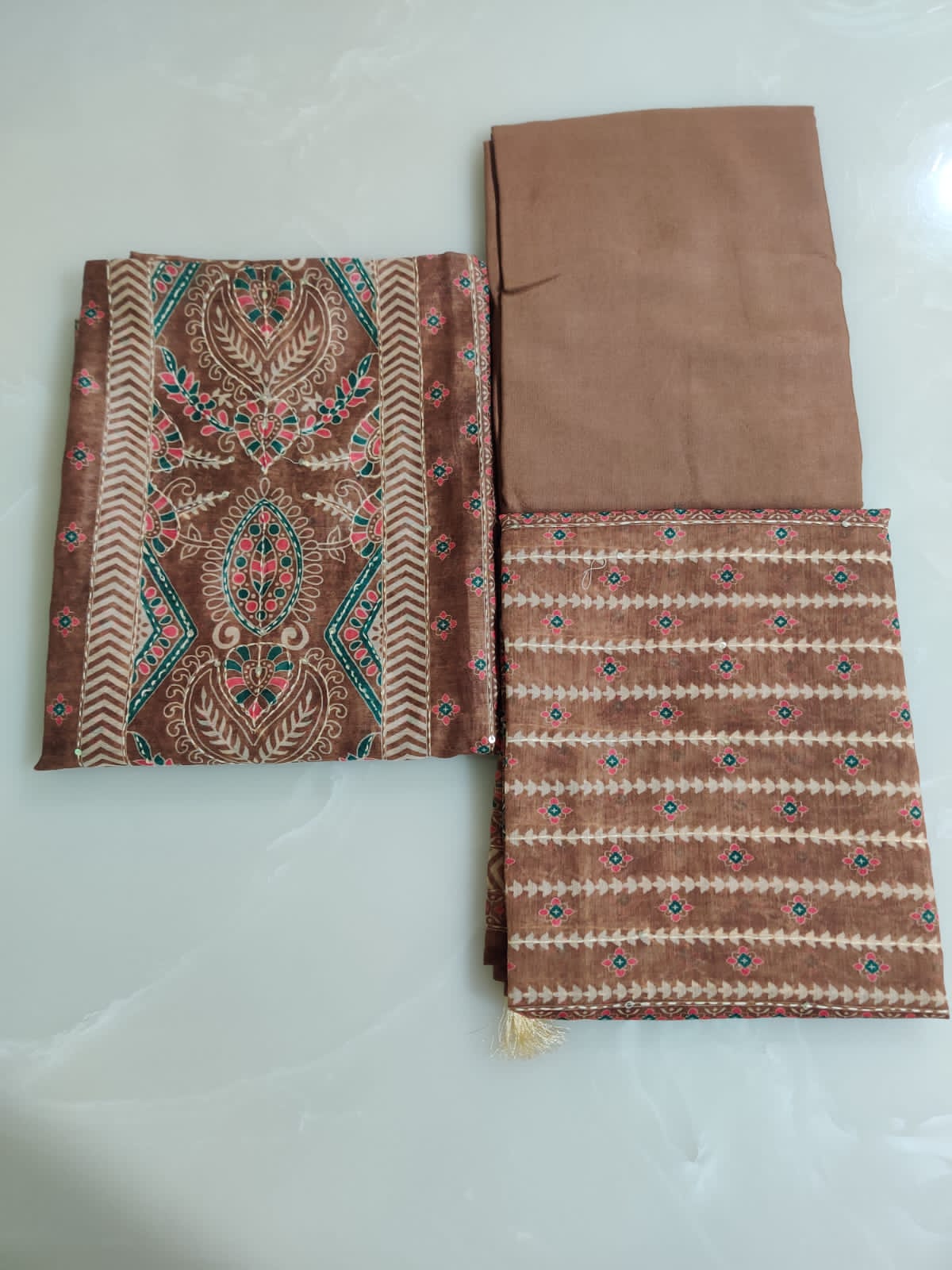 Heritage Maheshwari Kantha Work Suit - Image 2