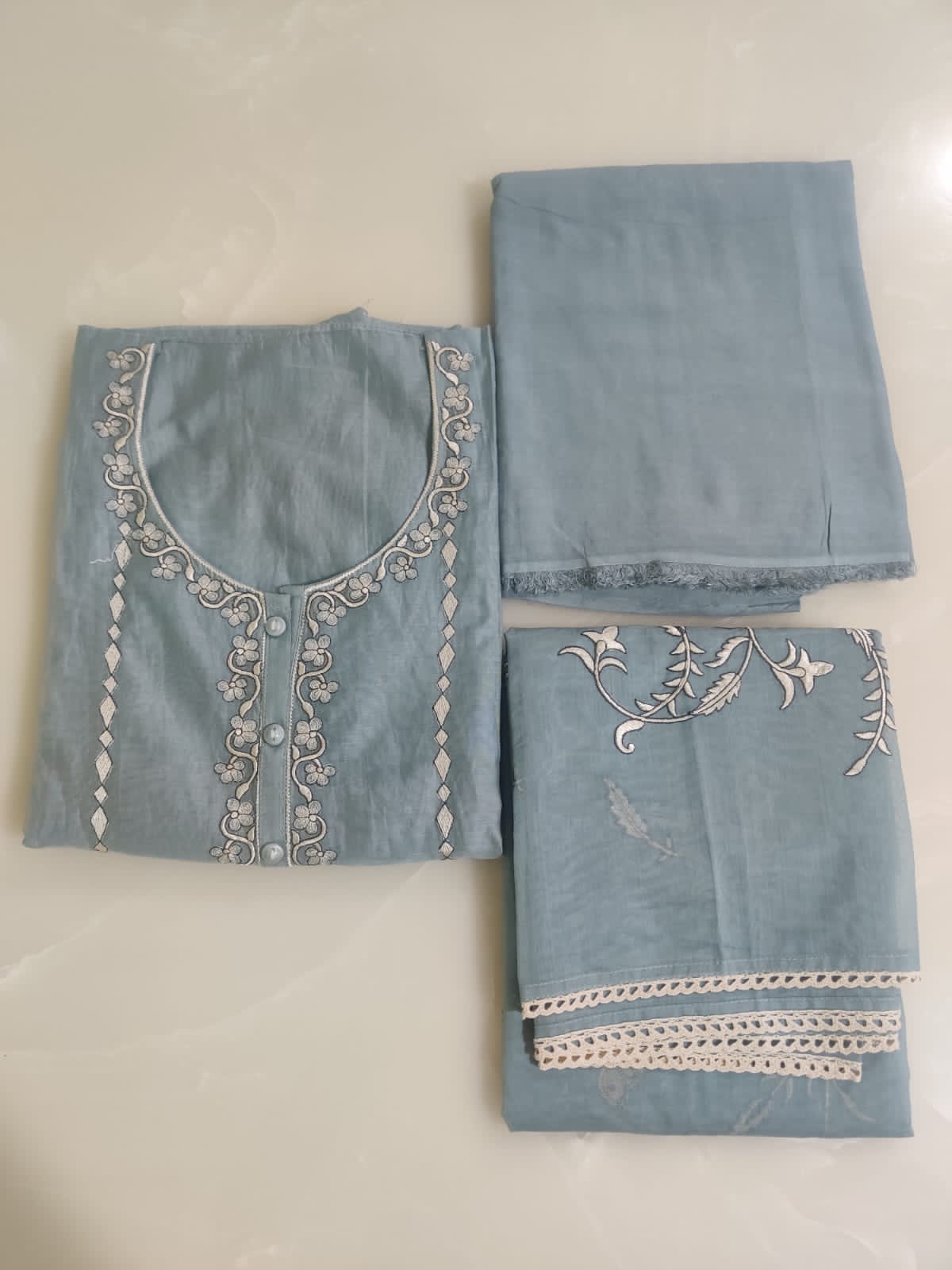 Regal Maheshwari Threadwork Suit - Image 2