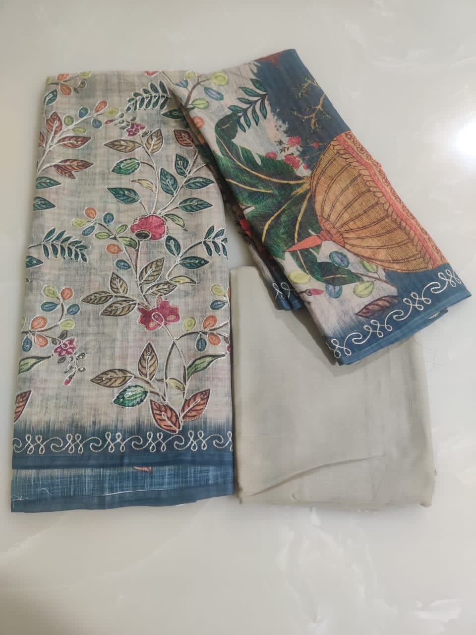 Elegant Linen Embroidery Suit - Image 2